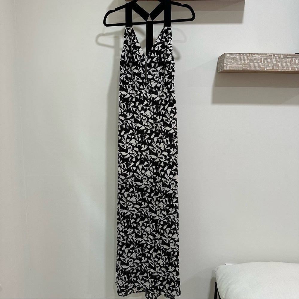 ALC Black Patti Printed Silk V Neck Halter Cross Back Maxi Dress Resort Vacay - Picture 9 of 12